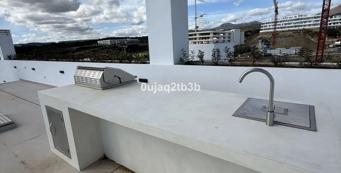 Sale of penthouse in Estepona 10