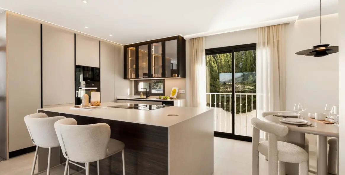 Venta de apartamento en planta media en Nueva Andalucía 4