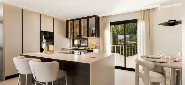 Venta de apartamento en planta media en Nueva Andalucía 3