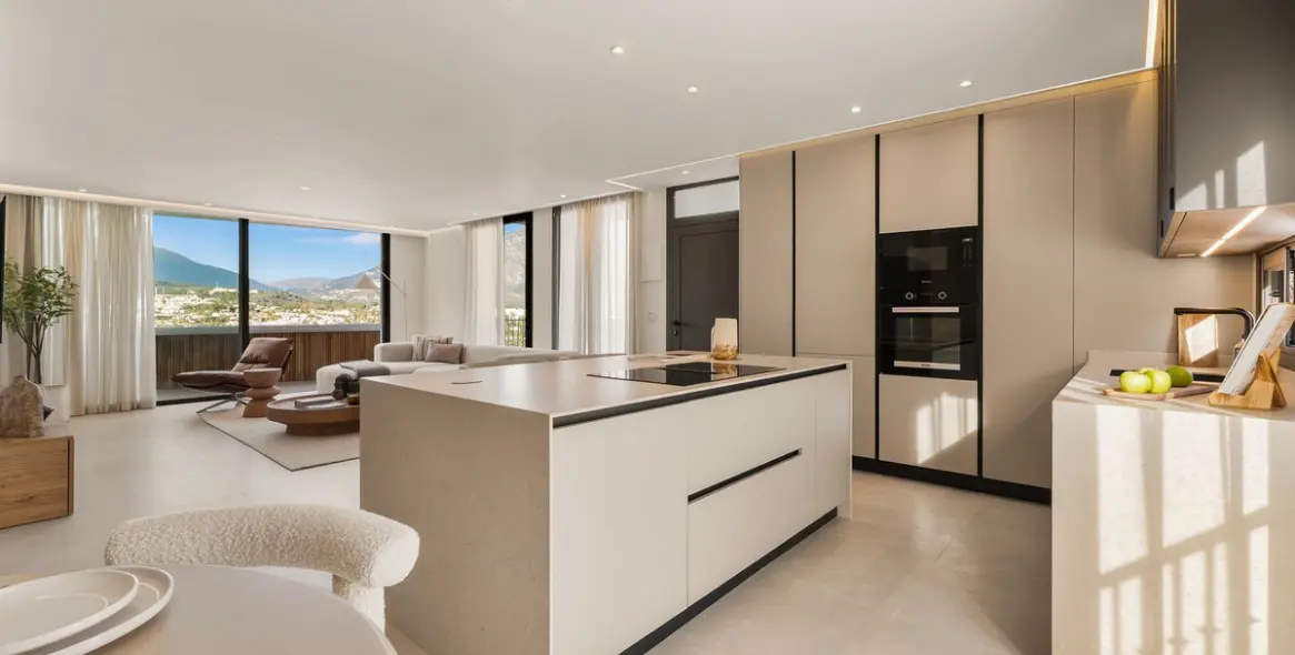 Venta de apartamento en planta media en Nueva Andalucía 5