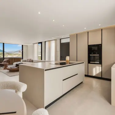 Venta de apartamento en planta media en Nueva Andalucía