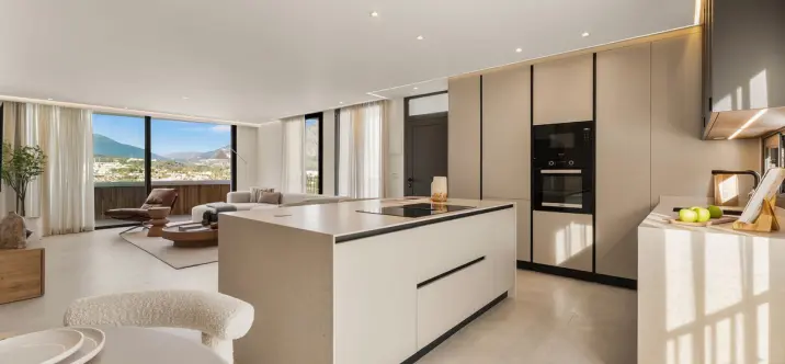 Venta de apartamento en planta media en Nueva Andalucía 4