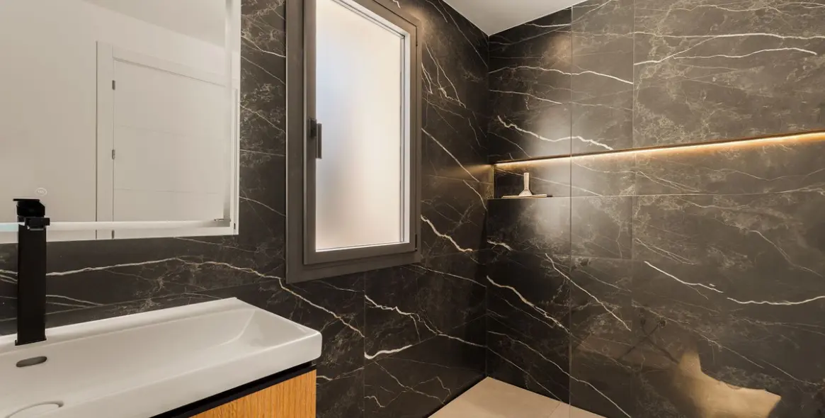 Venta de apartamento en planta media en Nueva Andalucía 10