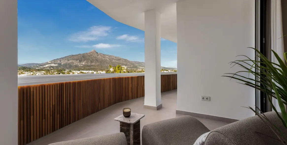 Venta de apartamento en planta media en Nueva Andalucía 12