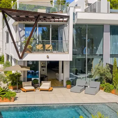 Продажа дома на две семьи в Marbella