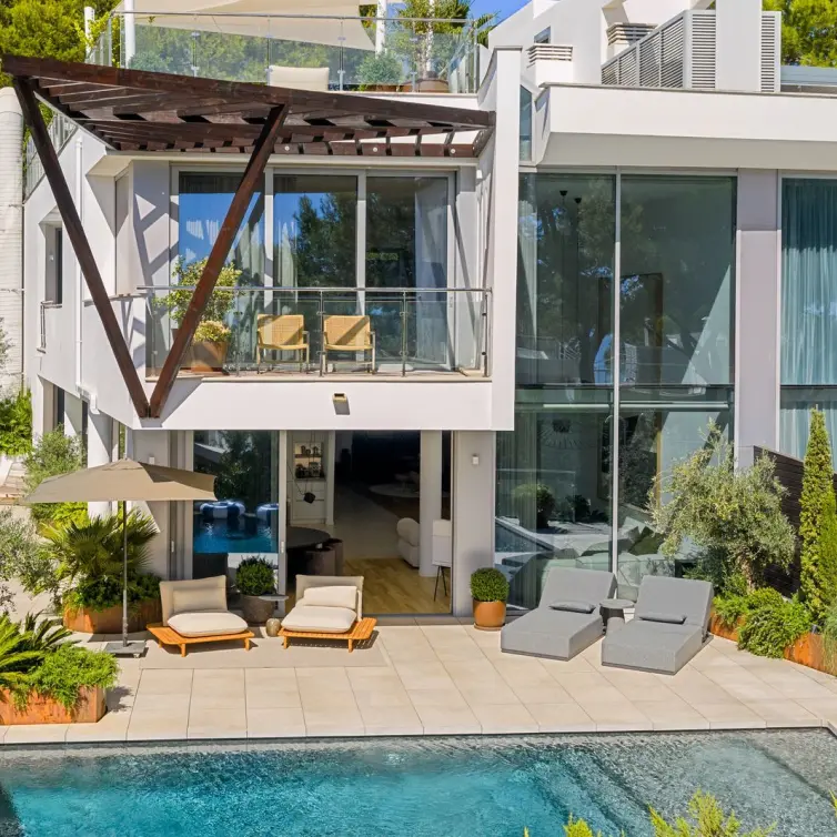 Продажа дома на две семьи в Marbella