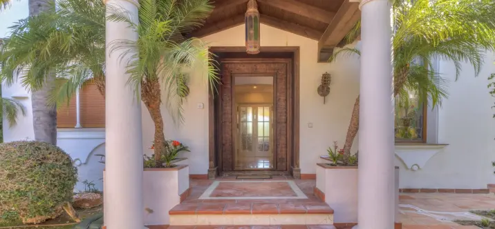 Venta de villa independiente en Estepona 2