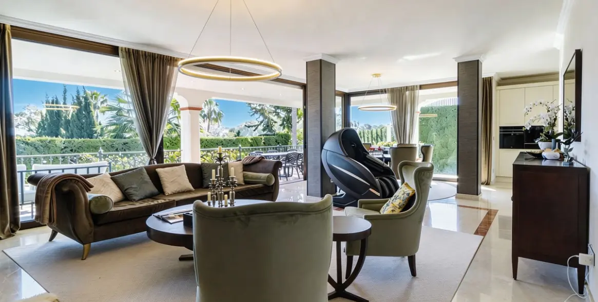 Продажа  отдельно стоящей виллы в Estepona 5