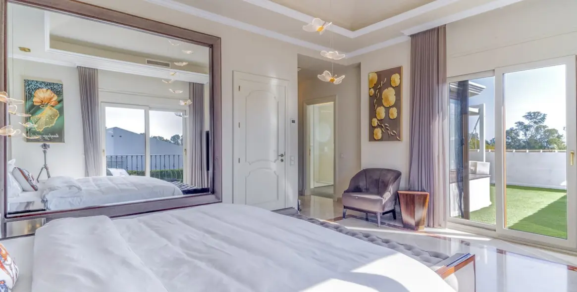 Продажа  отдельно стоящей виллы в Estepona 12