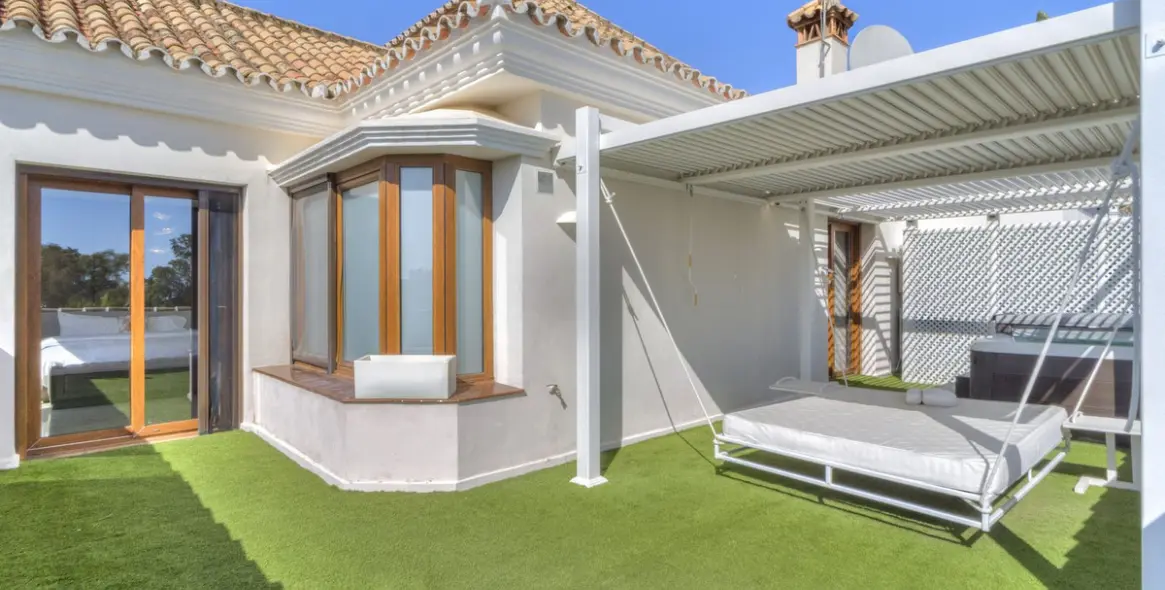 Продажа  отдельно стоящей виллы в Estepona 15