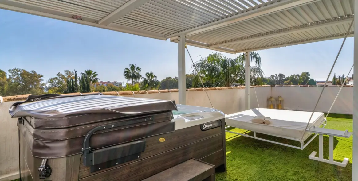 Продажа  отдельно стоящей виллы в Estepona 16