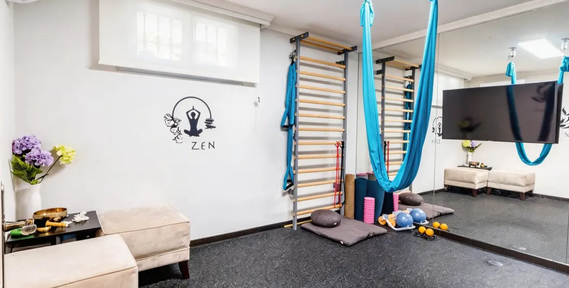 Sale of detached villa in Estepona 25