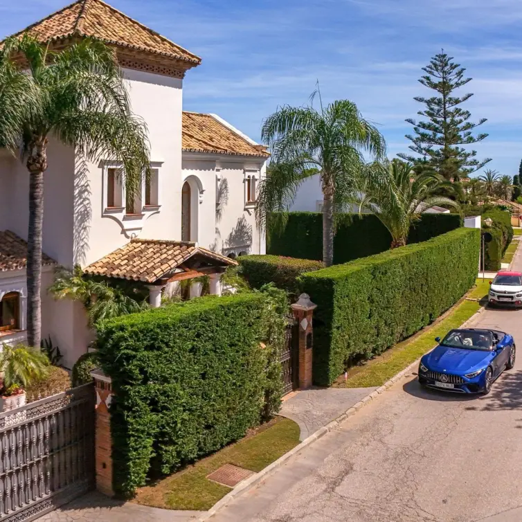 Продажа  отдельно стоящей виллы в Estepona