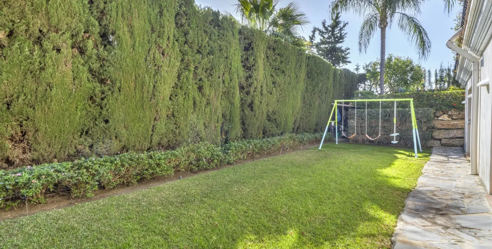 Sale of detached villa in Estepona 19