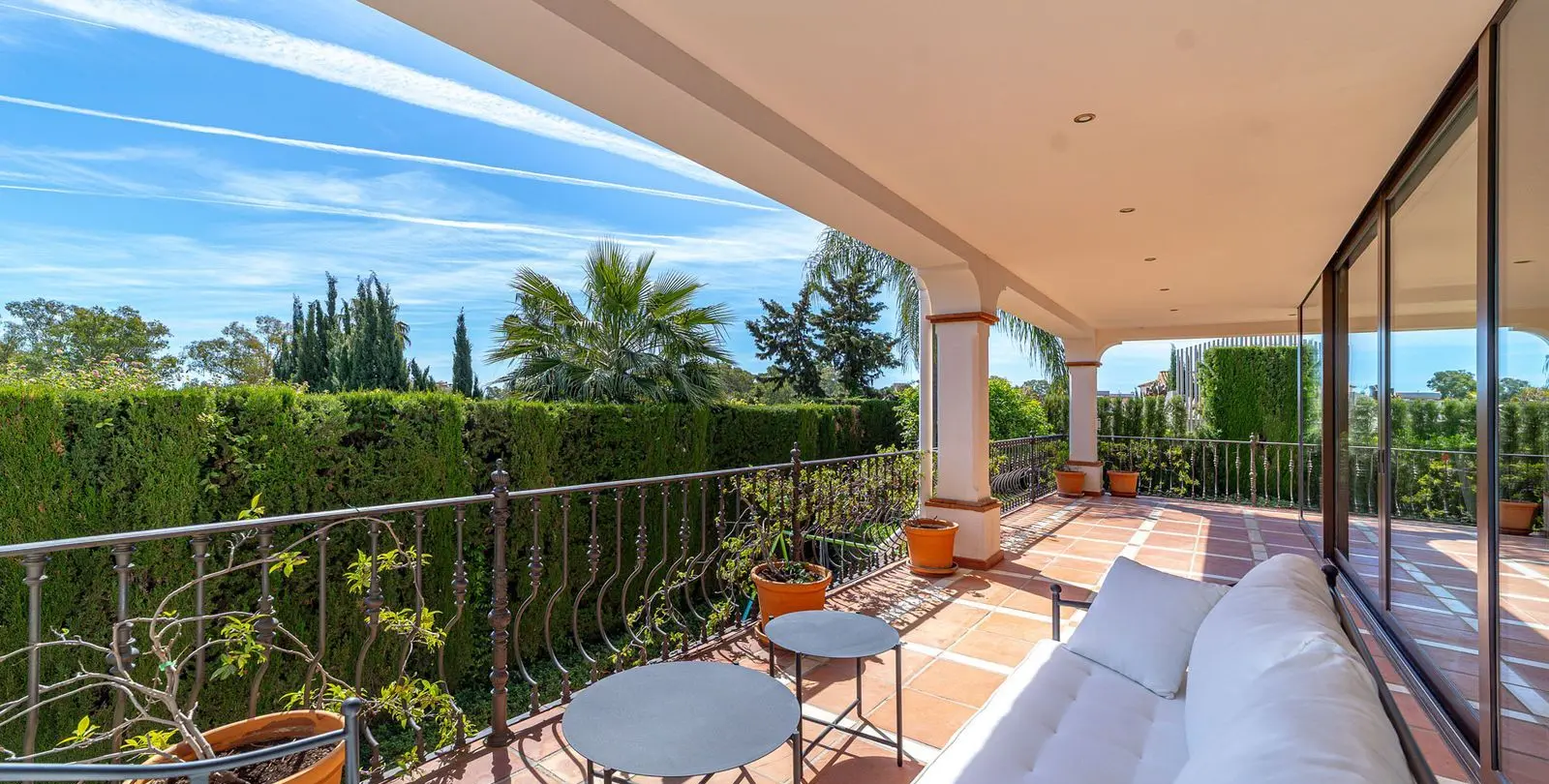 Sale of detached villa in Estepona 30