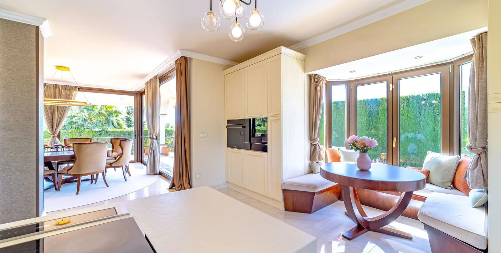 Sale of detached villa in Estepona 37