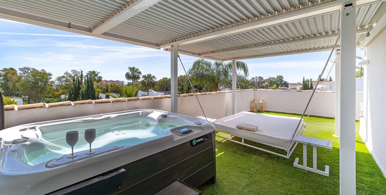 Sale of detached villa in Estepona 40