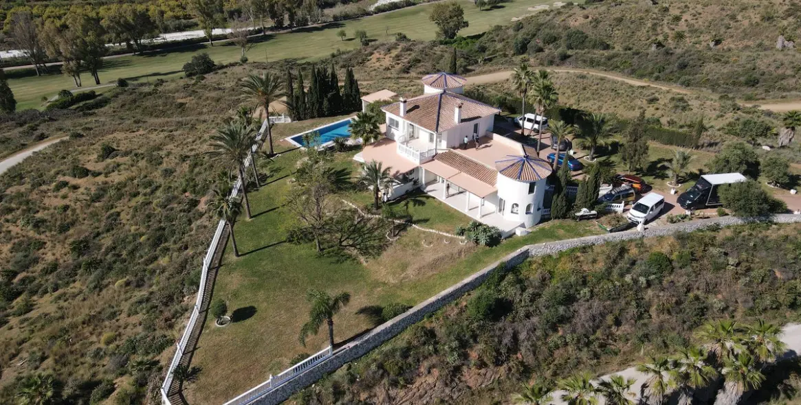 Long-term rent of detached villa in La Cala de Mijas 2