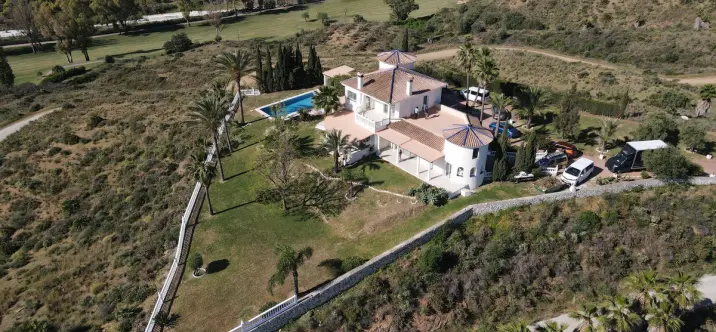 Long-term rent of detached villa in La Cala de Mijas 1