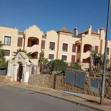 Venta de apartamento en planta baja en Valle Romano