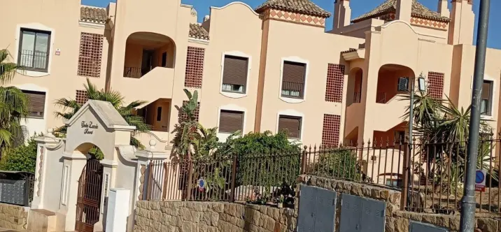 Venta de apartamento en planta baja en Valle Romano 0