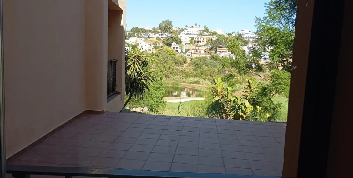 Sale of ground floor apartment in Valle Romano 5