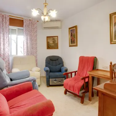 Sale of middle floor apartment in Estepona