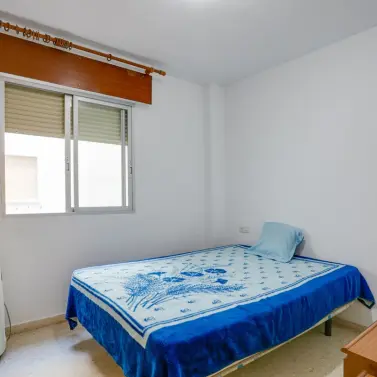 Sale of middle floor apartment in Estepona