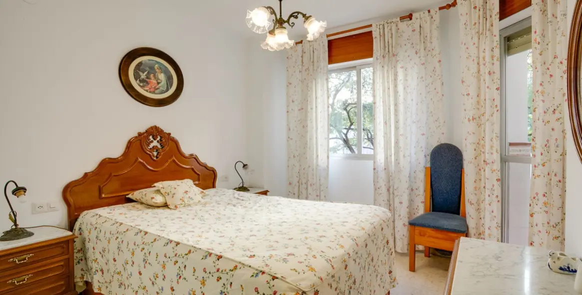 Sale of middle floor apartment in Estepona 7