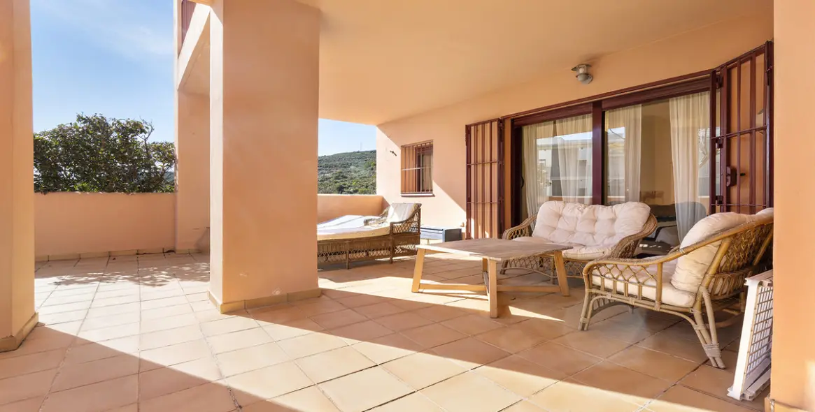 Sale of ground floor apartment in Manilva 1