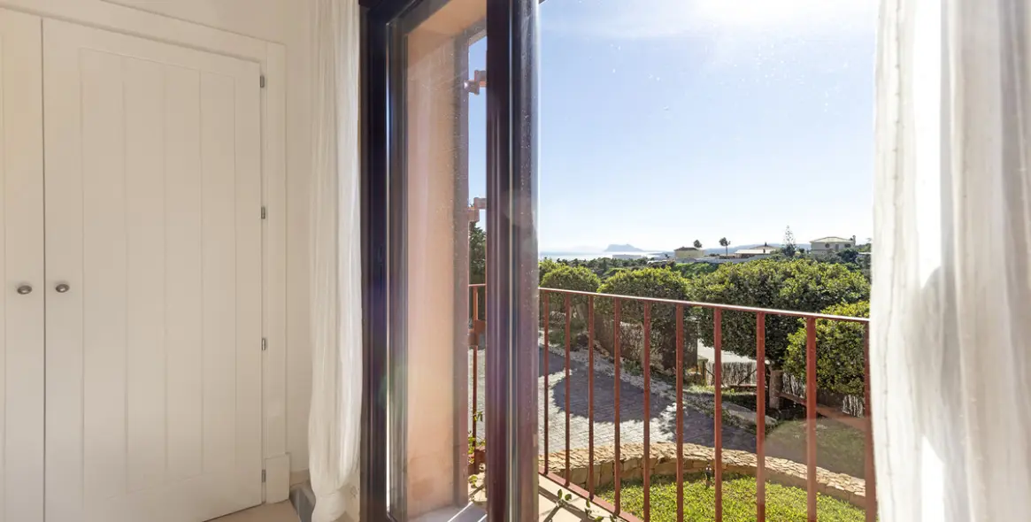 Sale of ground floor apartment in Manilva 4