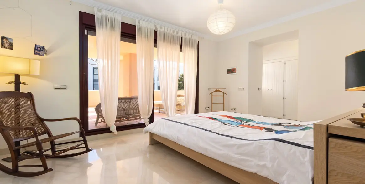 Sale of ground floor apartment in Manilva 13