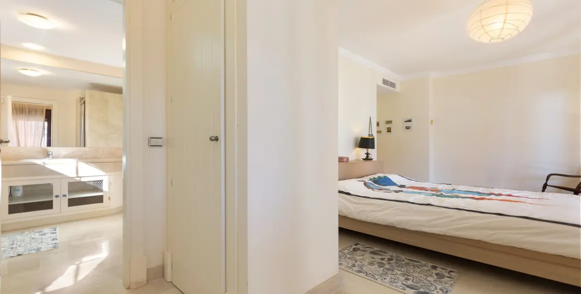 Sale of ground floor apartment in Manilva 16