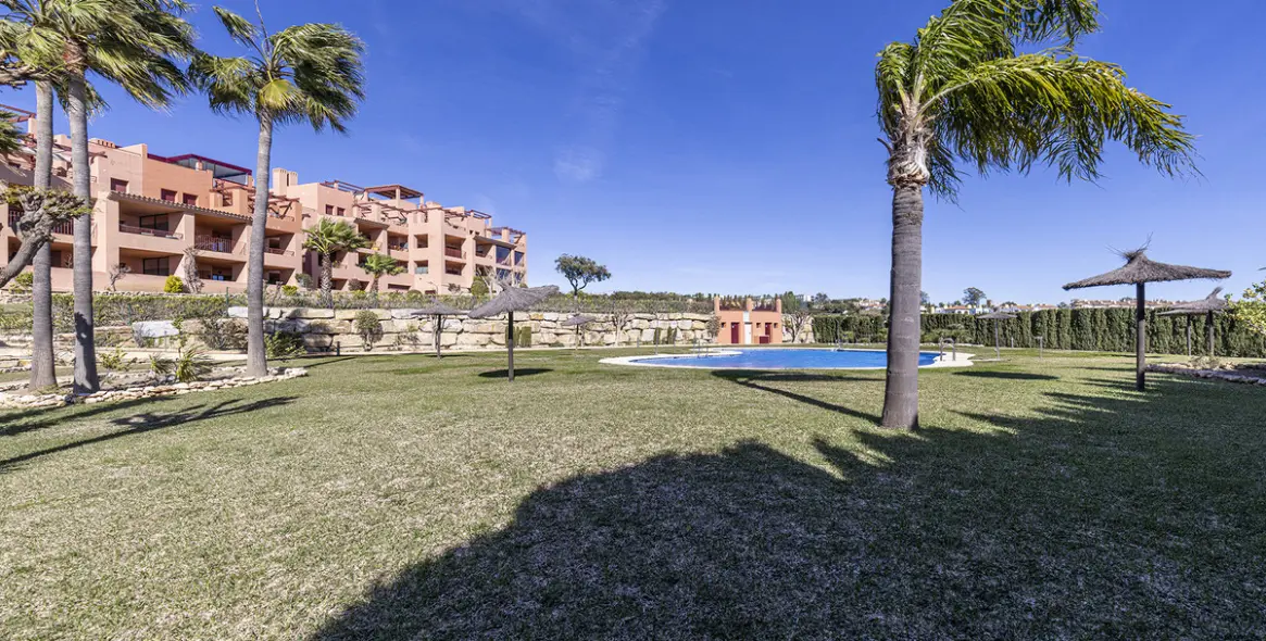 Sale of ground floor apartment in Manilva 23