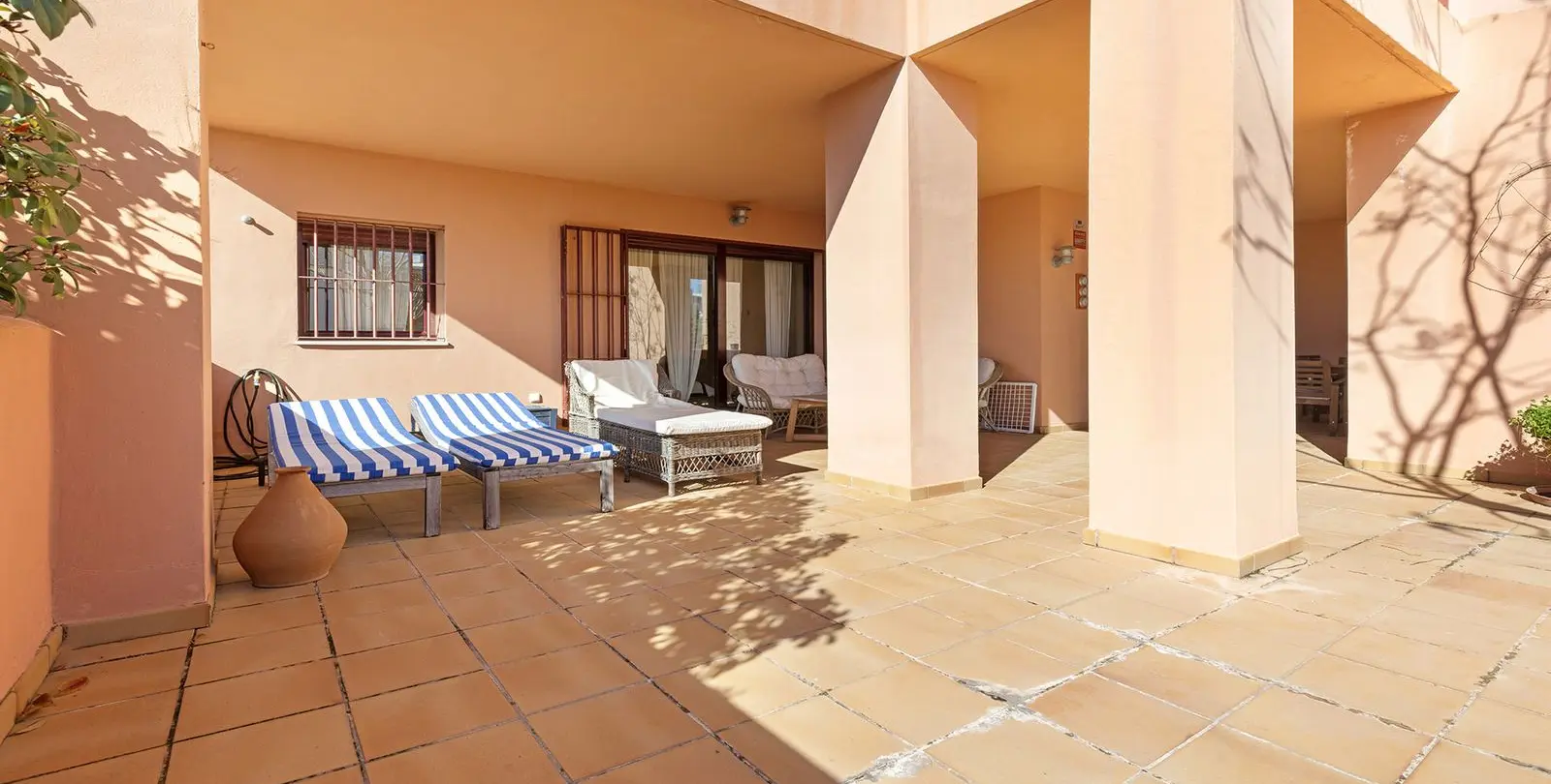Sale of ground floor apartment in Manilva 12