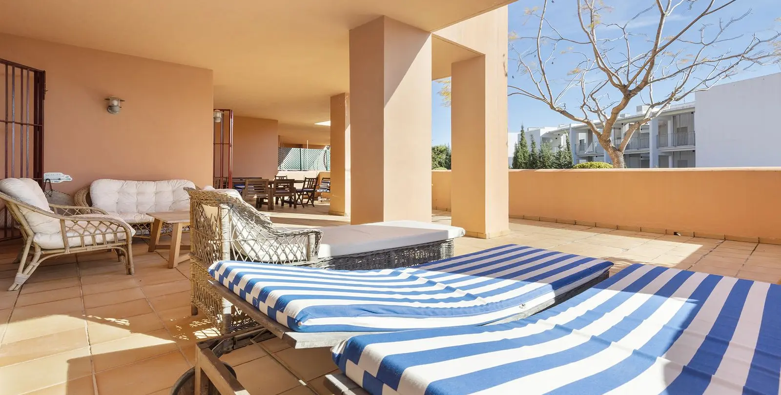 Sale of ground floor apartment in Manilva 14