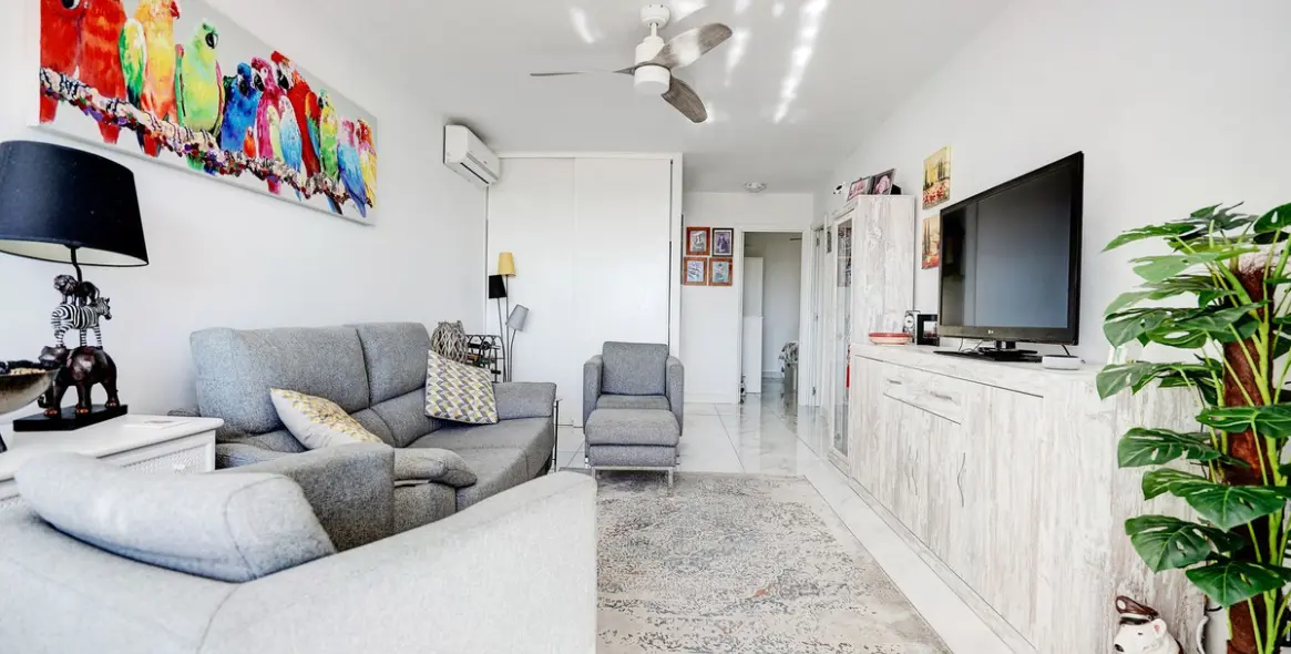 Sale of detached villa in Calahonda 2