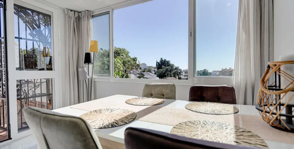 Sale of detached villa in Calahonda 4