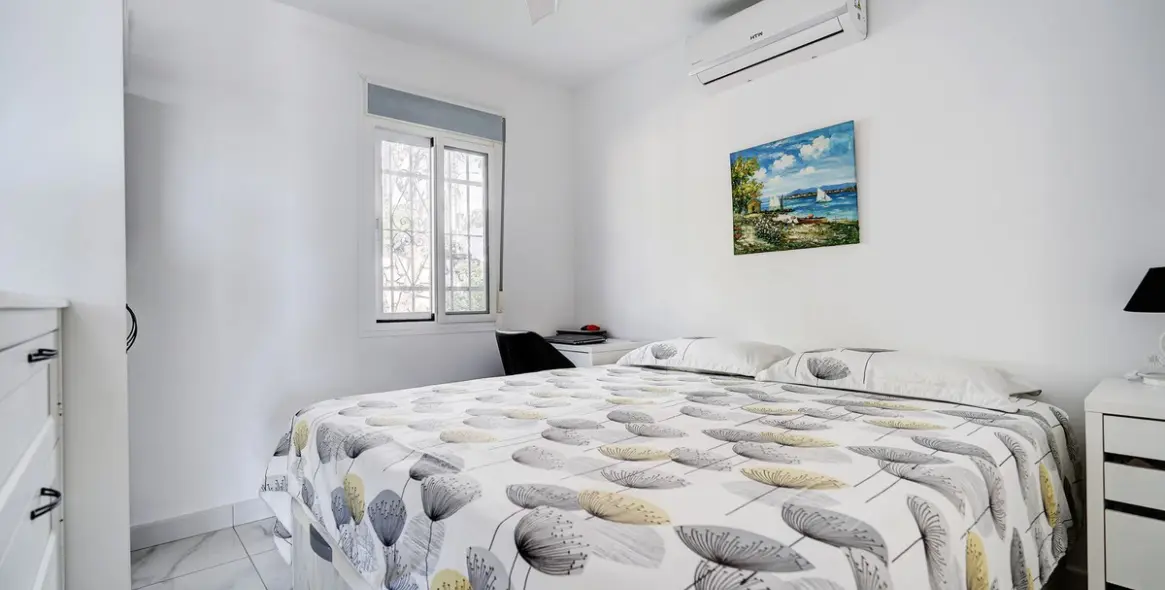 Sale of detached villa in Calahonda 8