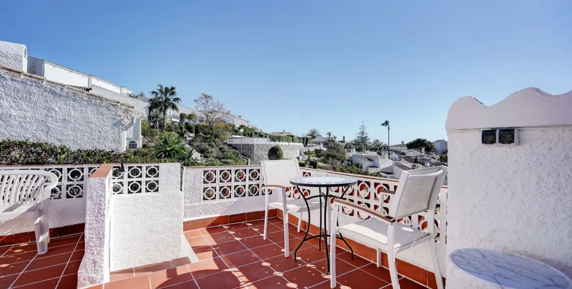 Sale of detached villa in Calahonda 16