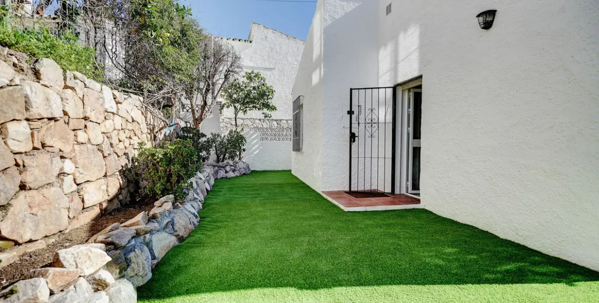 Sale of detached villa in Calahonda 17