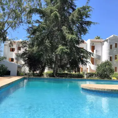 Sale of middle floor apartment in Nueva Andalucía