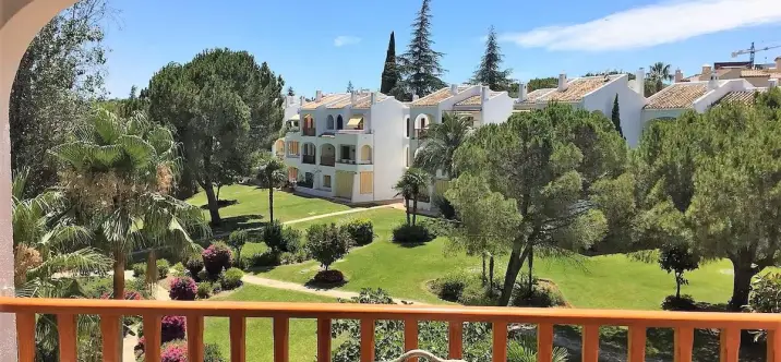 Sale of middle floor apartment in Nueva Andalucía 1