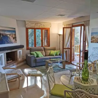 Sale of middle floor apartment in Nueva Andalucía