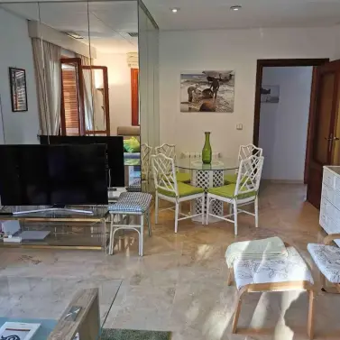 Sale of middle floor apartment in Nueva Andalucía