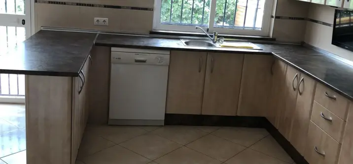 Продажа дома на две семьи в Calahonda 2