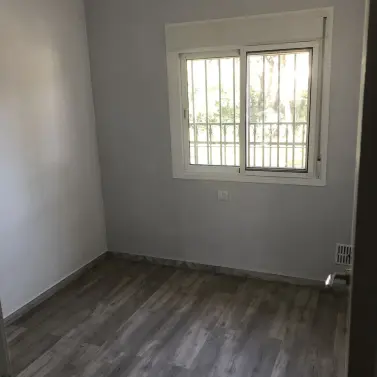 Продажа дома на две семьи в Calahonda