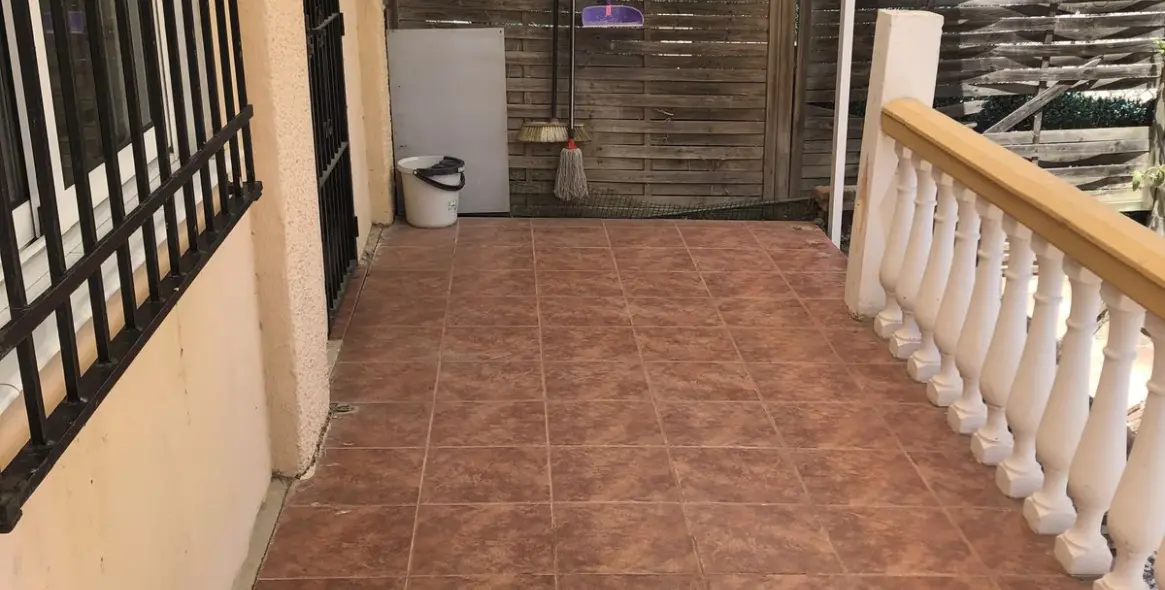 Продажа дома на две семьи в Calahonda 13