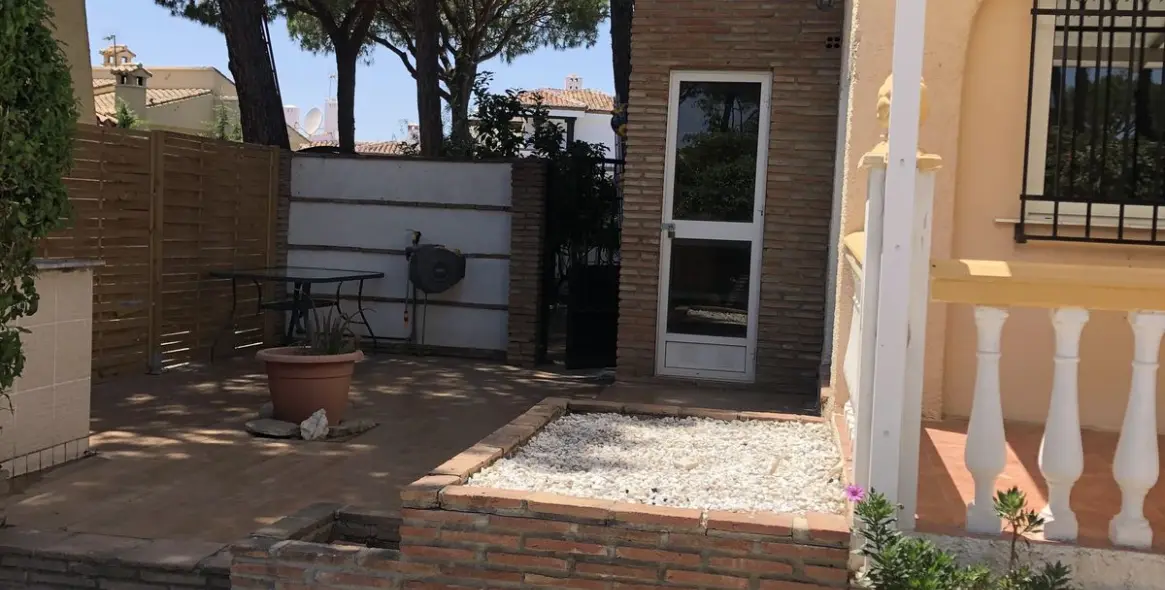 Продажа дома на две семьи в Calahonda 17