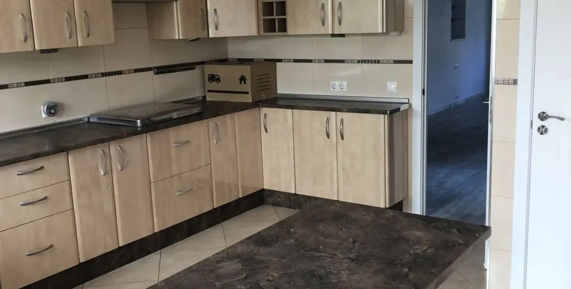 Продажа дома на две семьи в Calahonda 24